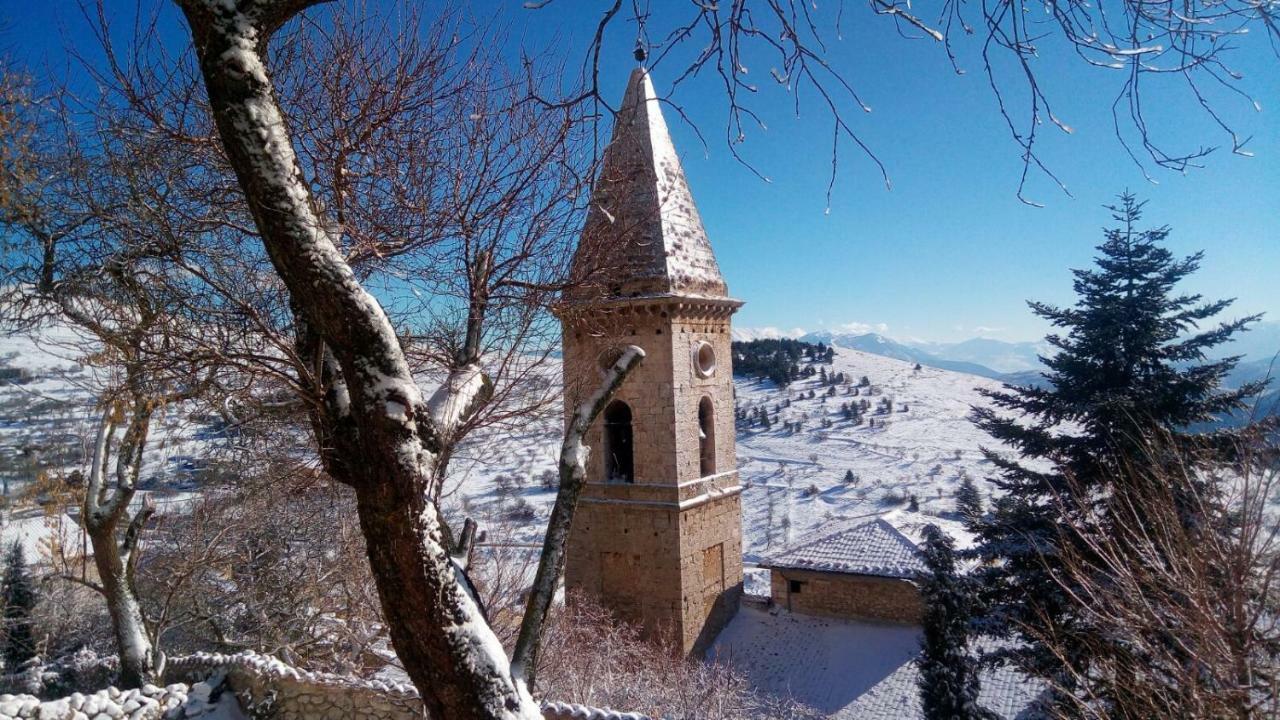 Villa Antica Roccia Calascio Exterior foto